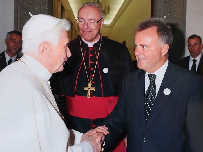 Mit dem 2022 verstorbenen Papst Benedikt