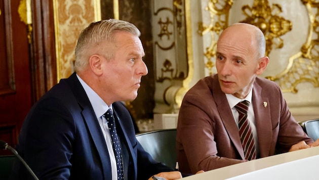 Landeshauptmann Kunasek (li.) und Landesrat Ehrenhöfer
