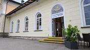 Das Bahnhofsrestaurant, einst edler Wartesaal der 1. Klasse zur Kaiserzeit, bekommt frischen ...