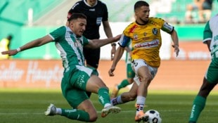 Yusuf Maart (r.) geigt für die SV Ried auf.