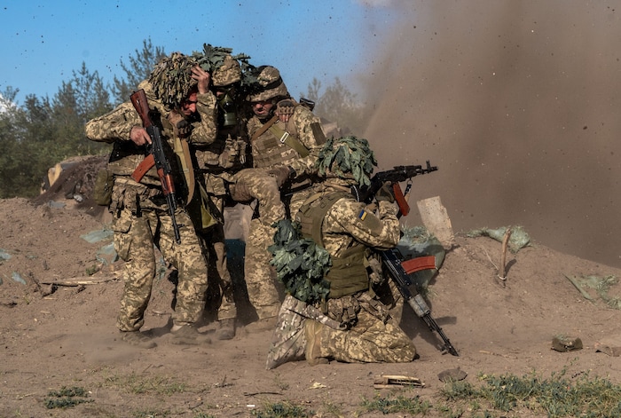 Ukrainische Soldaten bei einem Training in der Region Kharkiv