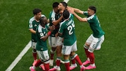 Da ist die Erleichterung sichtlich groß: Mexiko gewinnt das Eröffnungsspiel der „Heim-WM“ mit ...