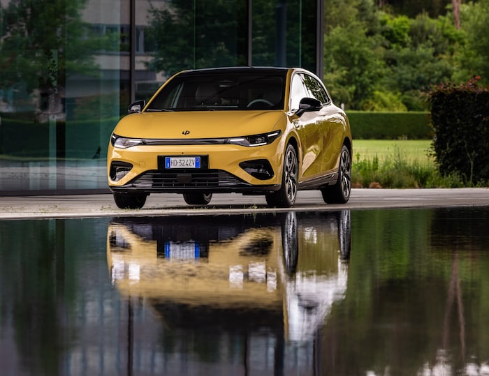 Spiegelt sich hier schon der nächste Opel Astra wider?