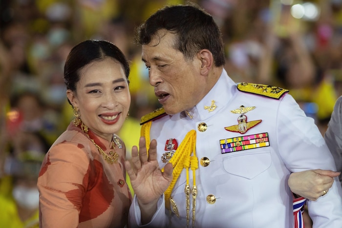 Prinzessin Bha mit ihrem Vater König Maha Vajiralongkorn
