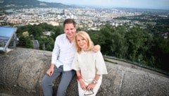 Clemens Trischler gemeinsam mit Gerda Rogers am Pöstlingberg. Die Astrologin hat eine Wohnung ...