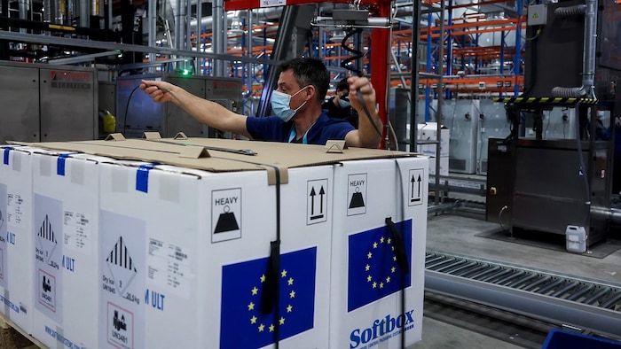 Archivbild aus dem Jahr 2021: Vorbereitung einer Pfizer-Lieferung an die EU-Staaten