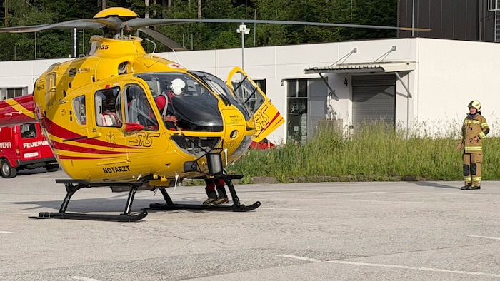 Auch ein Notarzthubschrauber stand im Einsatz.