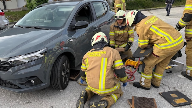 Die Feuerwehr befreite den Jugendlichen.