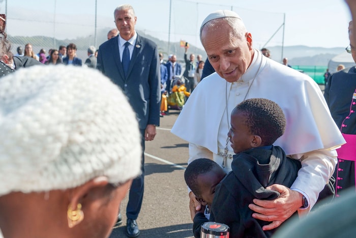 Papst Leo besuchte ein Aufnahmezentrum für Migranten auf Teneriffa.