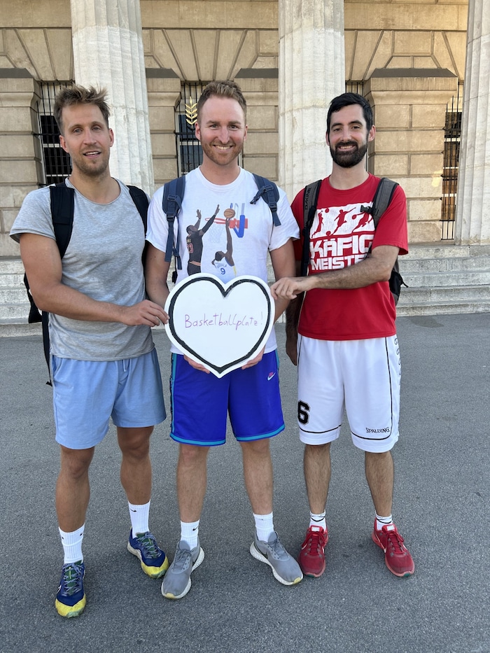 Diese Männer wünschen sich ein Basketballplatz