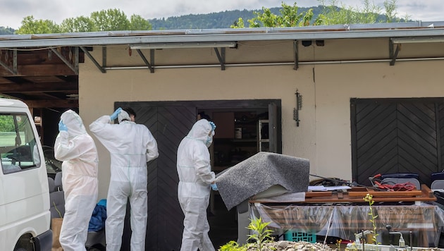 Das Opfer wurde in seiner Garage mit seinem eigenen Werkzeug brutal erschlagen.