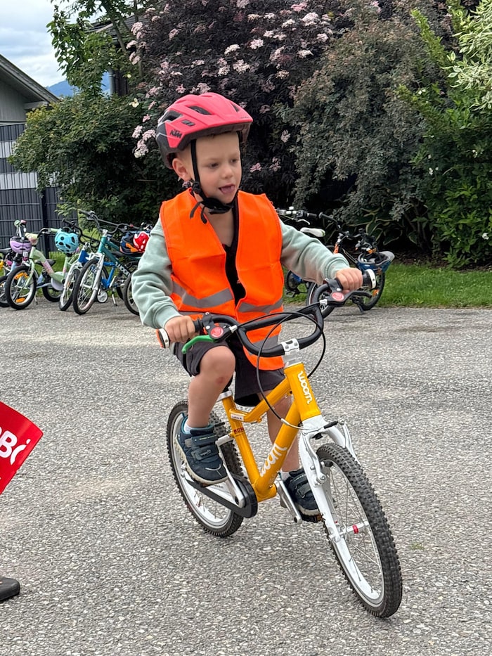 Bei der ARBÖ 123-Challenge übten die Kinder das richtige Verhalten im Straßenverkehr.