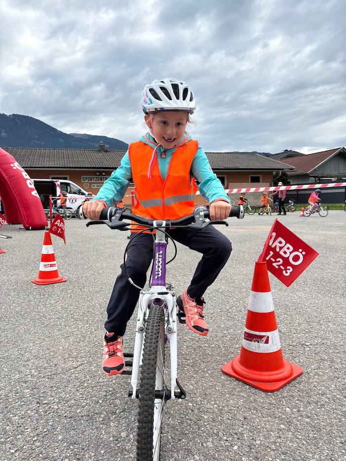 Bei der ARBÖ 123-Challenge standen Verkehrserziehung, Radgeschicklichkeit und jede Menge Spaß ...