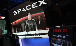 Die Aktie hat Elon Musk zum ersten Dollar-Billionär (eine Million Millionen) gemacht.