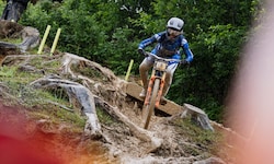 Lina Frener holte sich in Leogang ihren zweiten Weltcup-Sieg in der Juniorenklasse.