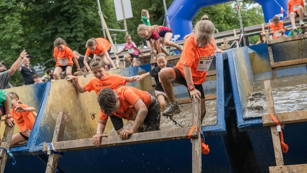 „Hupf in Gatsch“ nahmen die Kinder gestern wörtlich.