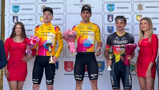 Colin Stüssi (2. v. li) und Giacomo Ballabio (M.) feierten in Polen am Freitag einen Doppelsieg.