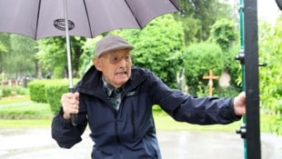 De 90-jährige Alois Wiesner suchte lange nach einem Notausgang – und sieht Handlungsbedarf.