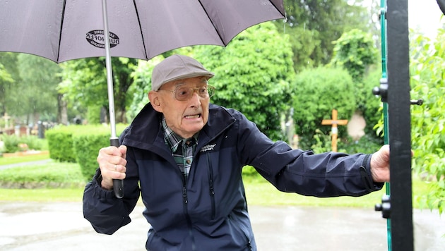 De 90-jährige Alois Wiesner suchte lange nach einem Notausgang – und sieht Handlungsbedarf.