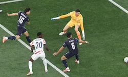 Das erste Eigentor der aktuellen WM fällt im Auftaktmatch von Co-Gastgeber USA. 