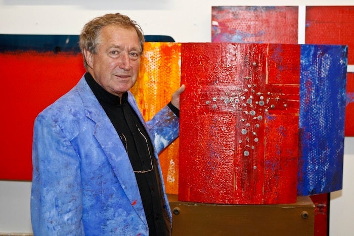 „Crux horizontal vertikal“: Josef Friedrich Sochurek widmet sich der Symbolik des Kreuzes – zu ...