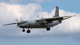 Die Antonow An-32 basiert auf dem Entwurf der Antonow An-26 (im Bild). 
