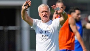 Moment einmal! Didier Deschamps wird‘s langsam zu heiß.