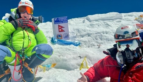 Dienstag, 19. Mai 2026, 9.17 Uhr: Außerferner Premiere auf dem Mount Everest durch die Berwanger ...