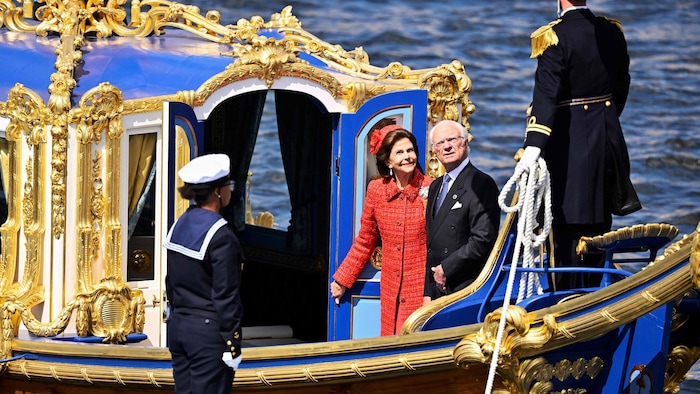 Mit der „Vasaorden“ stachen Königin Silvia und König Carl Gustaf am Samstagnachmittag in See.