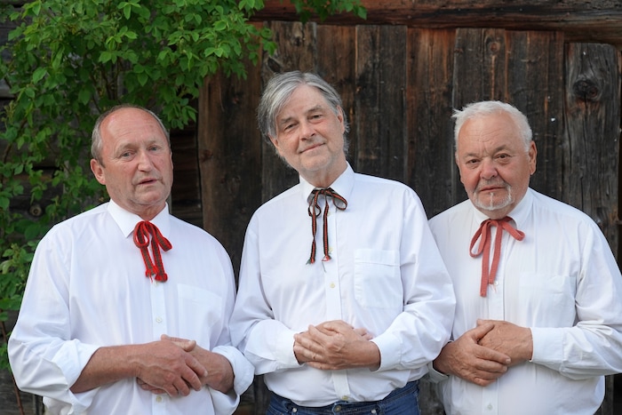 In Abtenau wollen „Die Drei Dorfheiligen“ der Jugend keine Chance geben.
