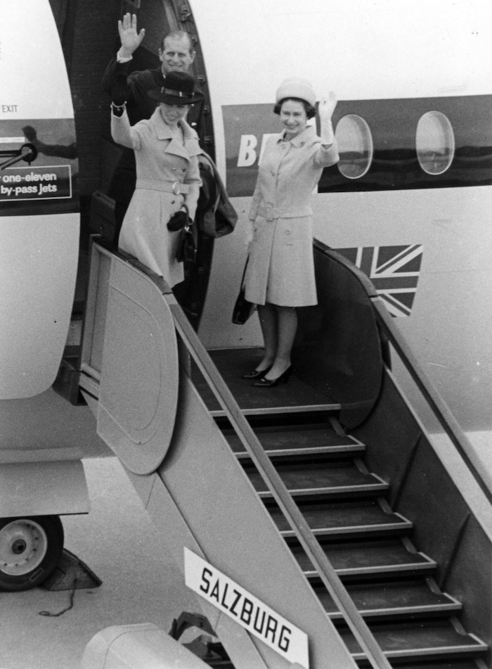 Hoher Besuch: Queen Elizabeth mit Prinz Phillip und Prinzessin Anne
