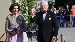 Die Feierlichkeiten zur goldenen Hochzeit ließ das schwedische Königspaar mit einem ...
