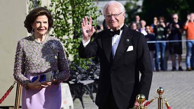 Die Feierlichkeiten zur goldenen Hochzeit ließ das schwedische Königspaar mit einem ...