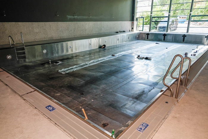 Der 20-Meter-Pool im Gebäude wurde inklusive Technik komplett erneuert.