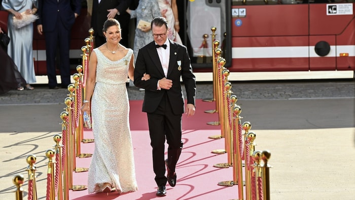 Für diesen Look hätte die Kronprinzessin den Titel „Glamour-Queen“ verdient.