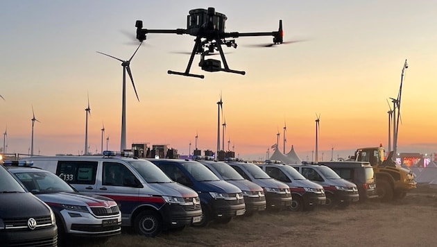 Wegen Drohnen, die ohne Genehmigung über dem Festivalgelände kreisten, führt die Polizei ...