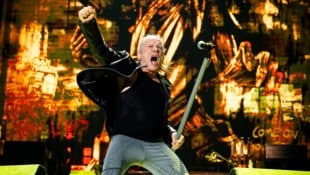 Die Kollegen waren heute etwas müde, doch Iron Maiden-Sänger Bruce Dickinson zeigte sich von ...