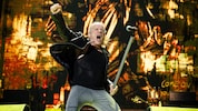 Die Kollegen waren heute etwas müde, doch Iron Maiden-Sänger Bruce Dickinson zeigte sich von ...