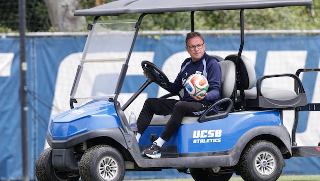 Teamchef Ralf Rangnick bleibt dem ÖFB-Team treu.