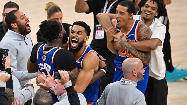 The New York Knicks celebrate.