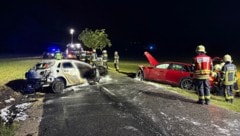 Zwei Autos krachten im Bezirk Baden frontal zusammen.