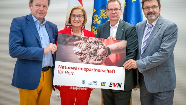 Ökopionier Markus Hoyos, Landeschefin Mikl-Leitner, EVN-Chef Stefan Szyszkowitz und Stadtchef ...