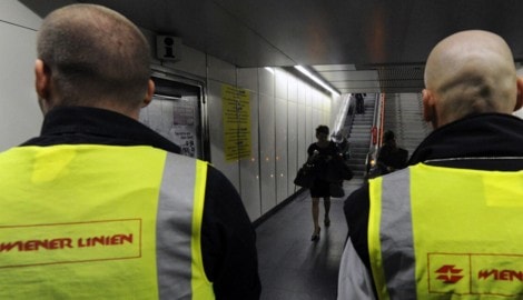 Den Fahrschein bitte: Für jeden Verstoß kassieren die Prüfer mit, aber nur wenn der „Sünder“ ...