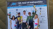 Colin Stüssi (M.) triumphierte bei der Tour of Malopolska.