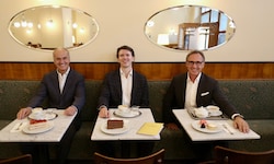 V.li.: Peter Friese, Christoph und Mario Plachutta haben dem Bräunerhof wieder neues Leben ...