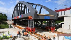 Für die Arbeiten musste am Sonntag die A 25 bei Wels gesperrt werden.