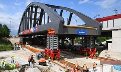 Für die Arbeiten musste am Sonntag die A 25 bei Wels gesperrt werden.