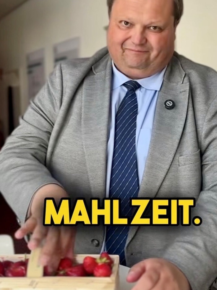 Bernd Strobl in Laune: „Wenn alle Roten nur so süß wären wie die Wiesener Erdbeeren!“