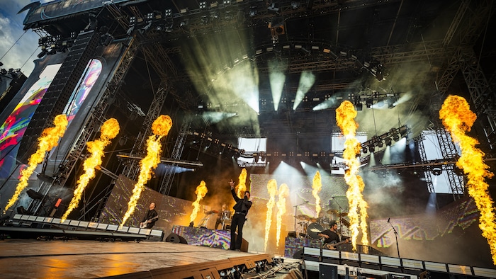 Sommerlich heißt war es beim heurigen Nova Rock zwar nicht, die Feuersbrunst von Papa Roach ...