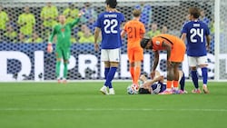 Memphis Depay ging gegen Shogo Taniguchi hart zur Sache.
